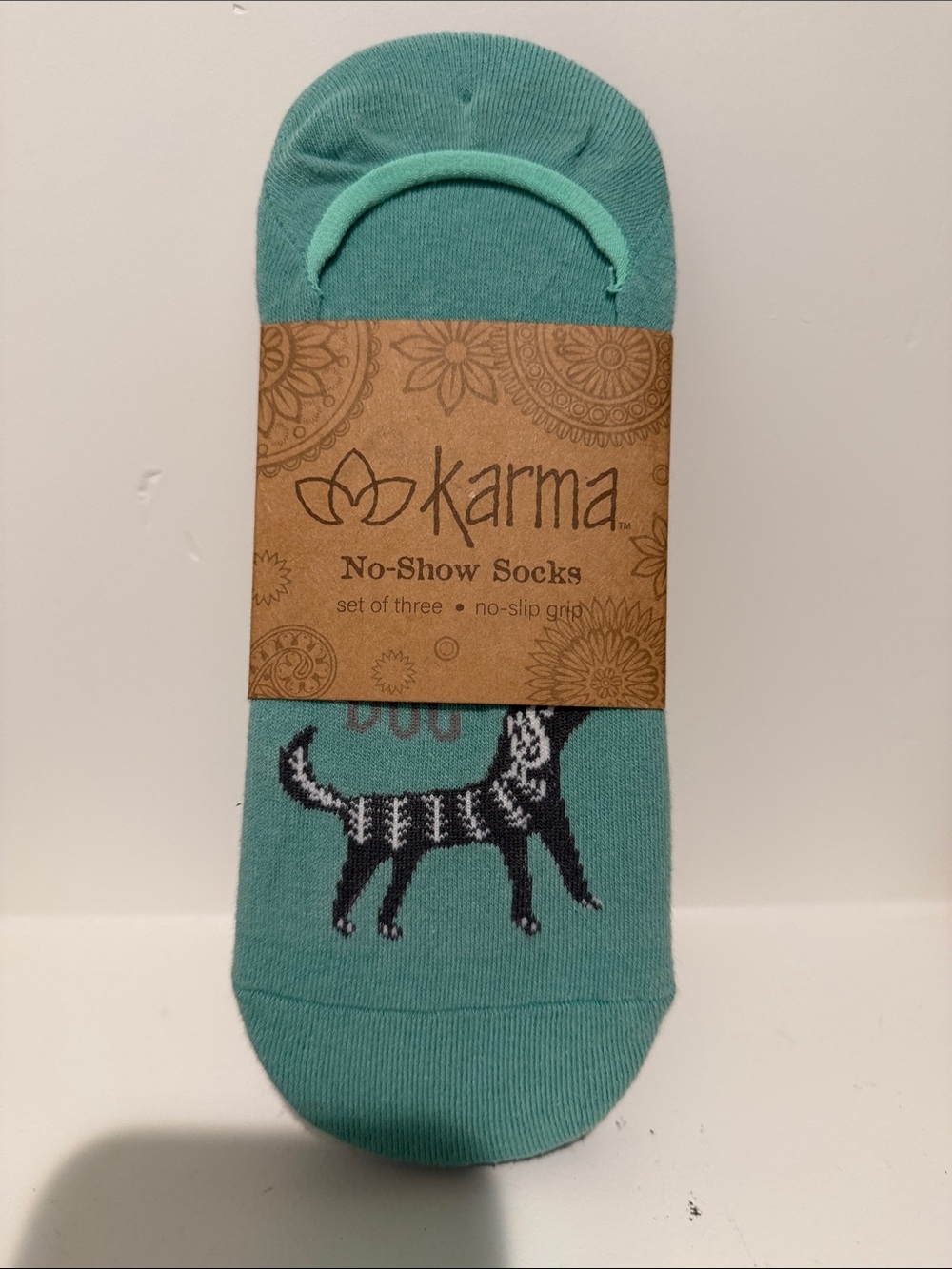 Karma Men’s No-Show Socks in Teal with Black Cat Design